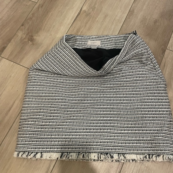 Loft Skirt! SZ:0 - Picture 2 of 6